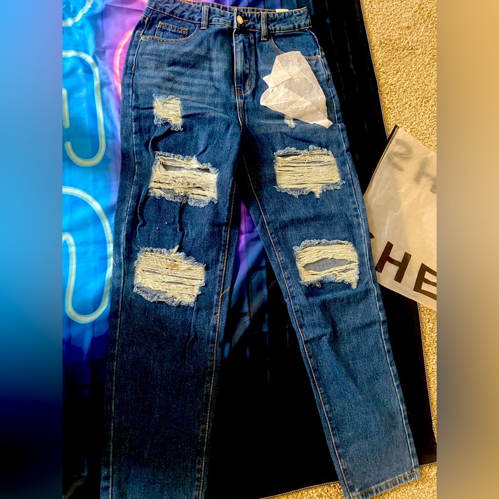 BRAND NEW SHEIN JEANS SIZE 4
